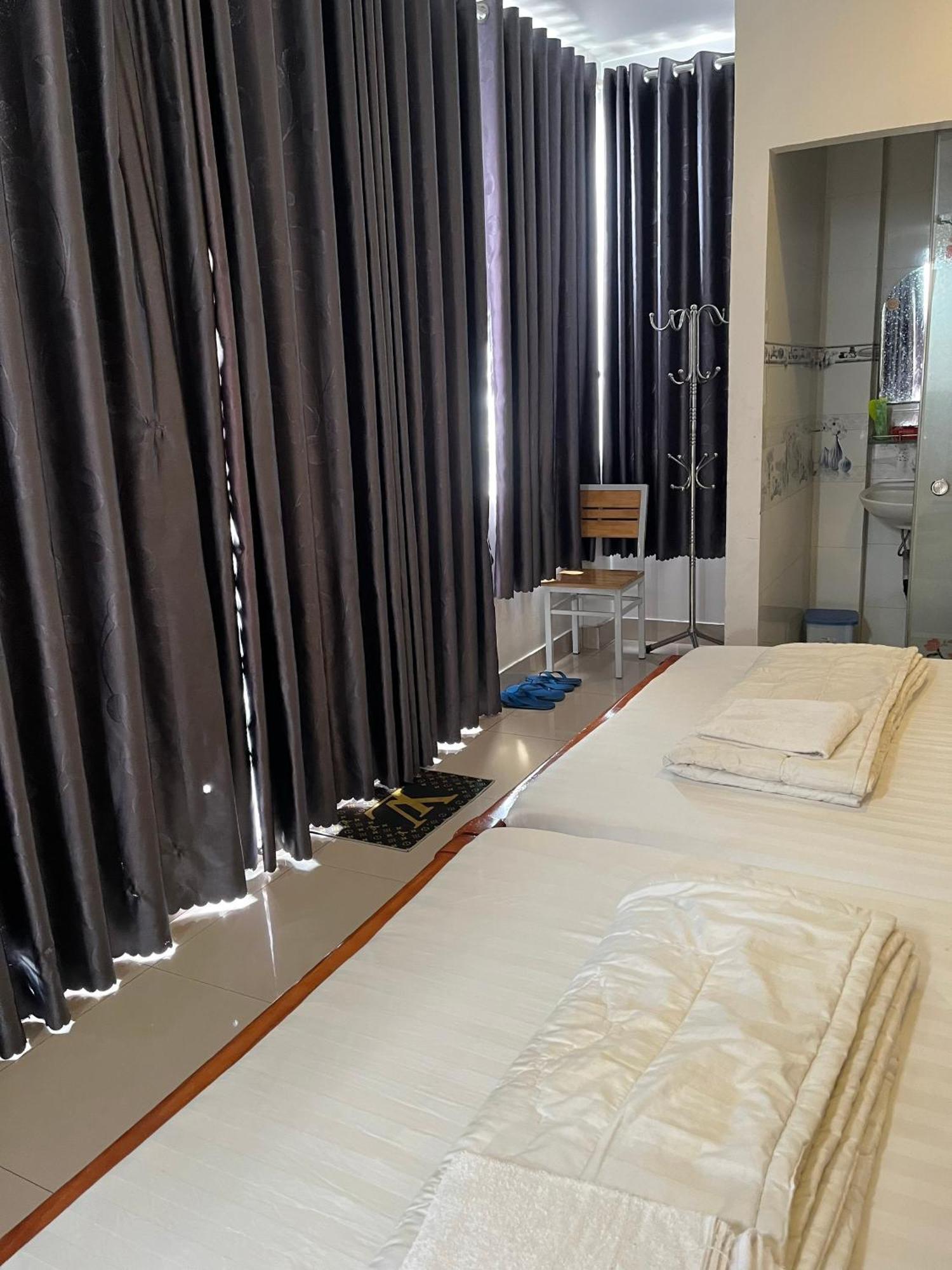 Khach San Anh Dong Hotel โฮจิมินห์ซิตี้ ภายนอก รูปภาพ